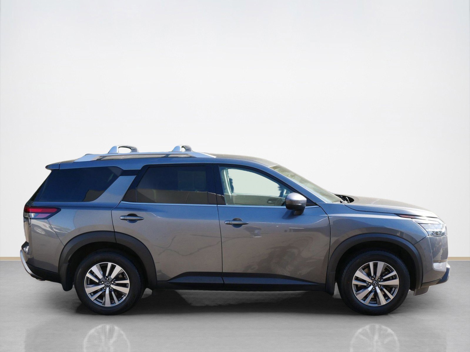 Used 2022 Nissan Pathfinder SL with VIN 5N1DR3CC1NC227441 for sale in Maplewood, Minnesota