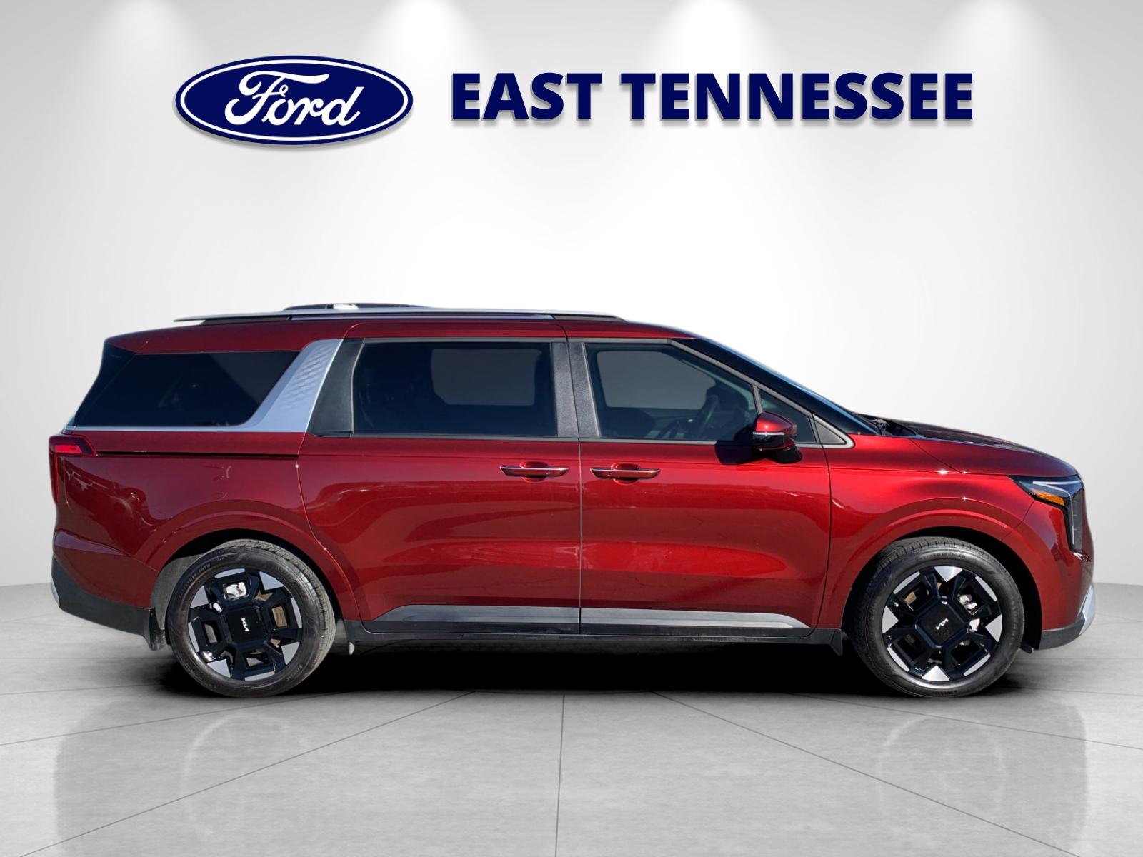 2025 Kia Carnival EX photo 2