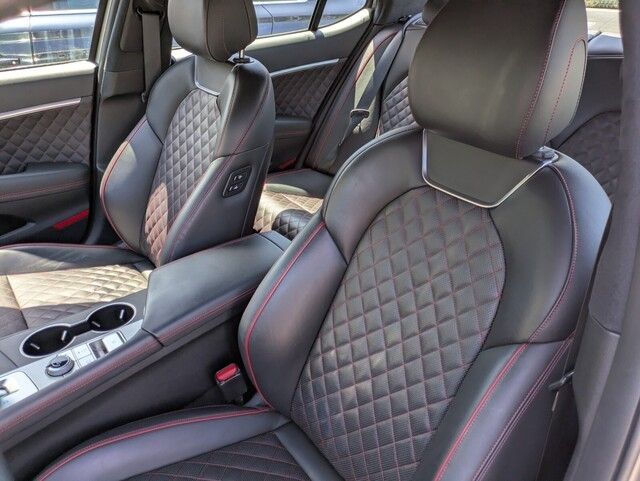 2021 Genesis G70 3.3T photo 10