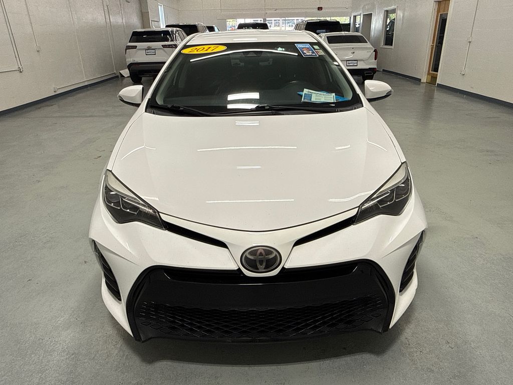 2017 Toyota Corolla L photo 2