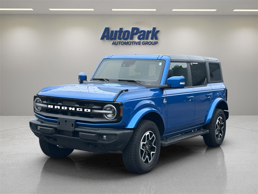 2024 Ford Bronco Outer Banks photo 3