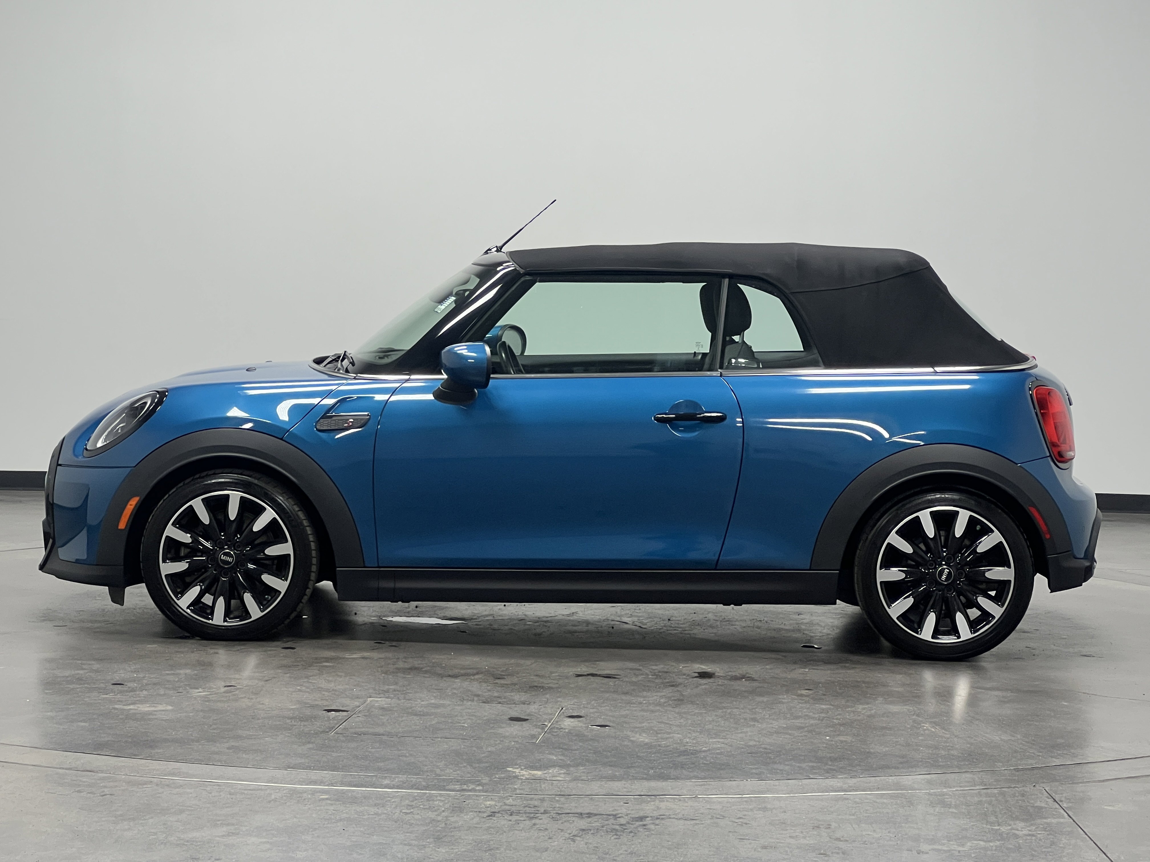 2023 Mini Cooper Convertible S photo 12