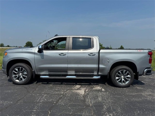 2025 Chevrolet Silverado 1500 LT photo 2
