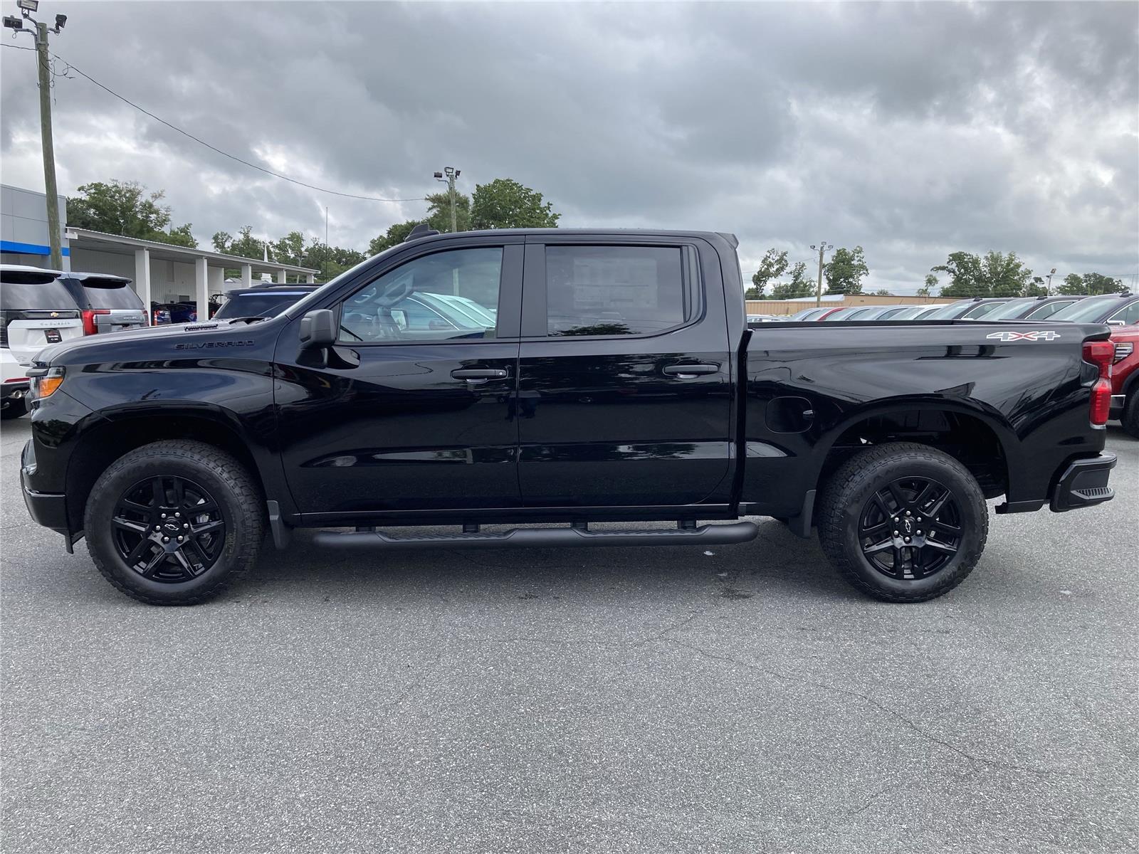 2025 Chevrolet Silverado 1500 Custom photo 8