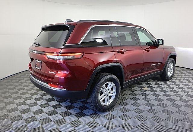 2025 Jeep Grand Cherokee Laredo photo 4