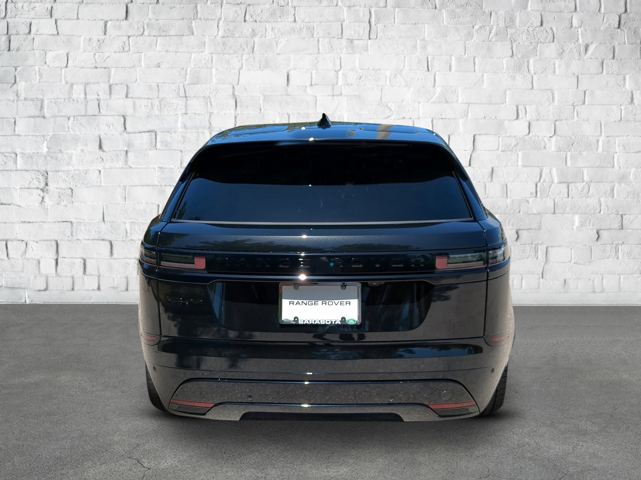2026 Land Rover Range Rover Velar SE photo 3