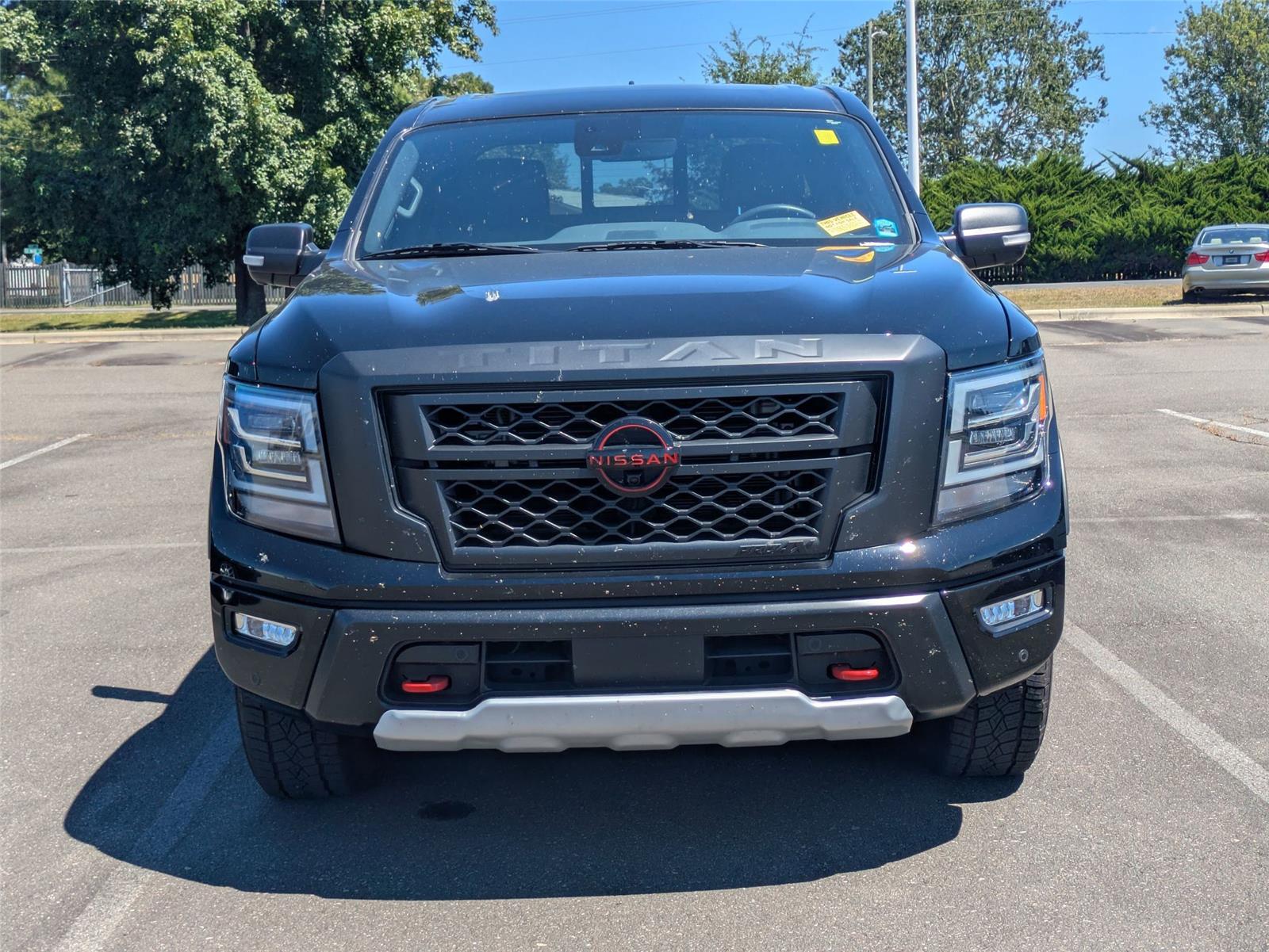 2024 Nissan Titan PRO-4X photo 2