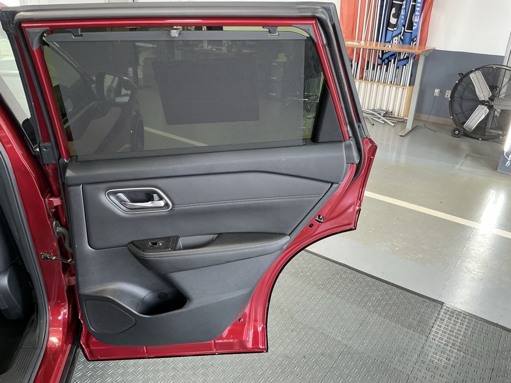 2024 Nissan Rogue Platinum photo 24
