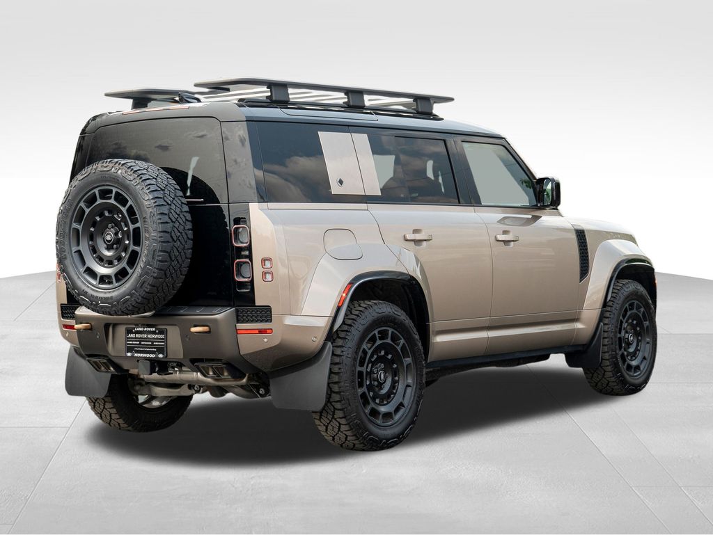 2025 Land Rover Defender 110 V8 photo 4
