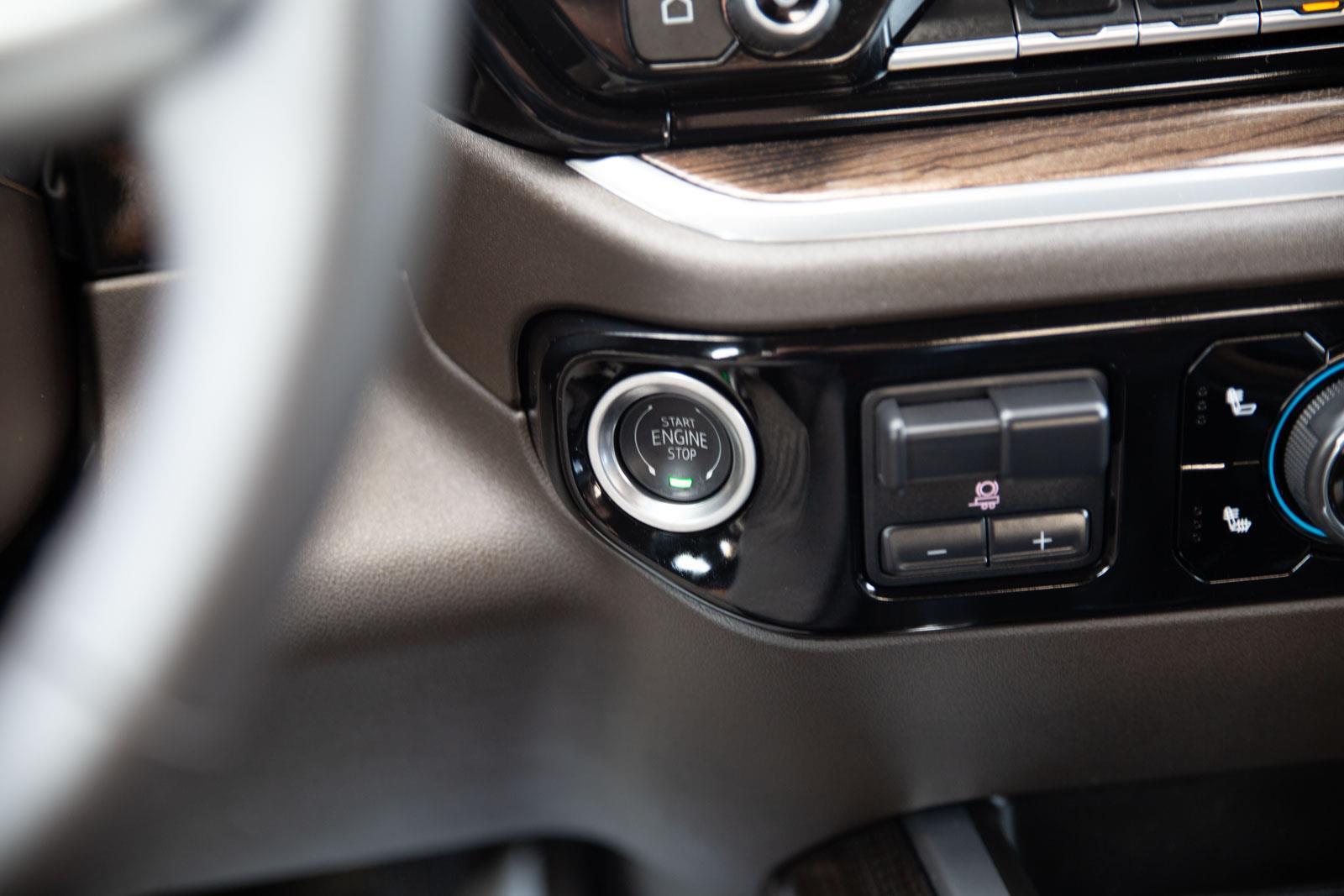 2025 Chevrolet Silverado 1500 RST photo 16
