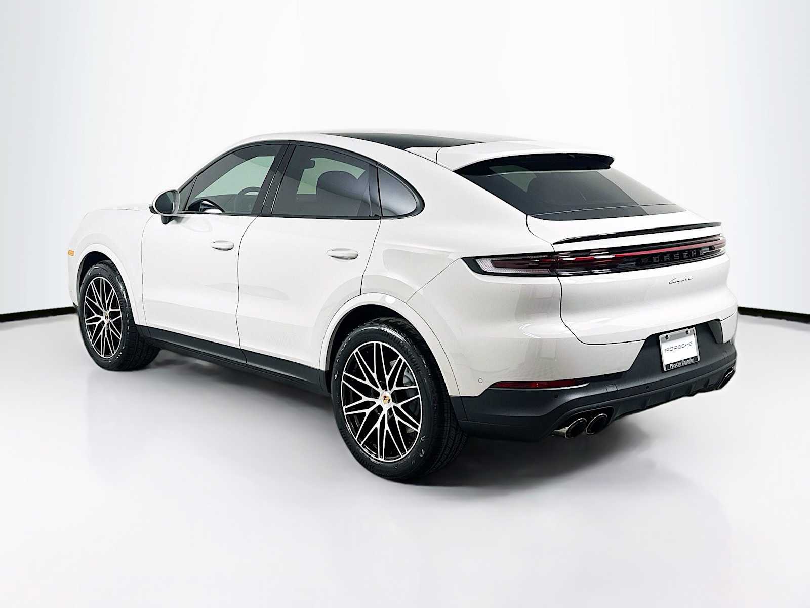 2025 Porsche Cayenne Coupe photo 3