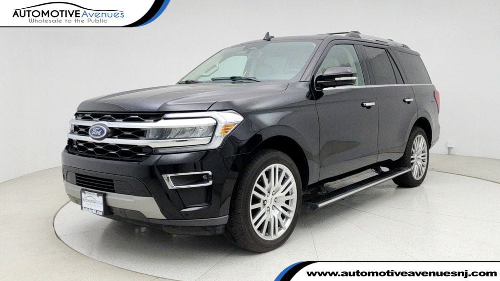 2024 Ford Expedition Limited's photo