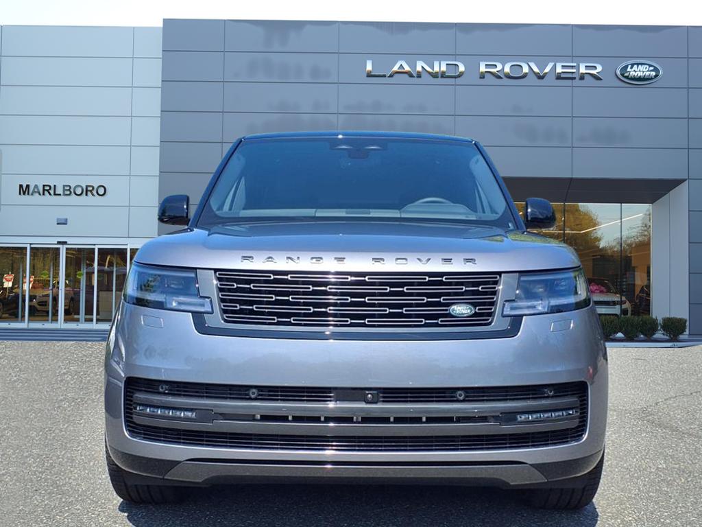 2025 Land Rover Range Rover SE photo 8