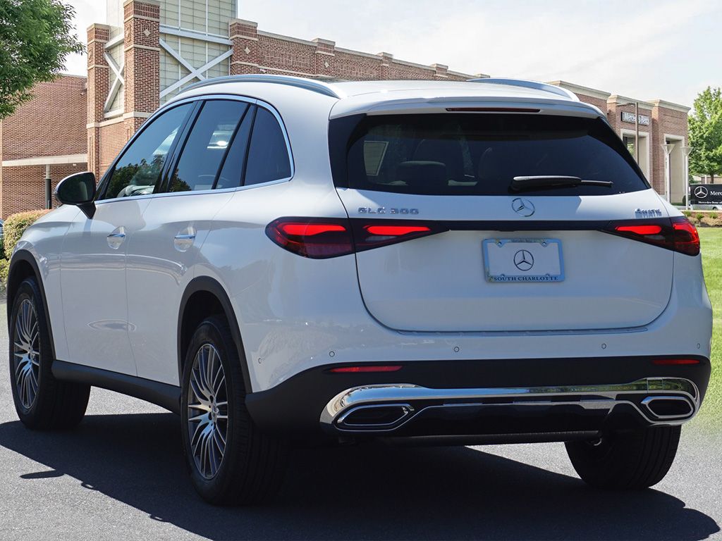 2026 Mercedes Benz GLC 300 4MATIC photo 2