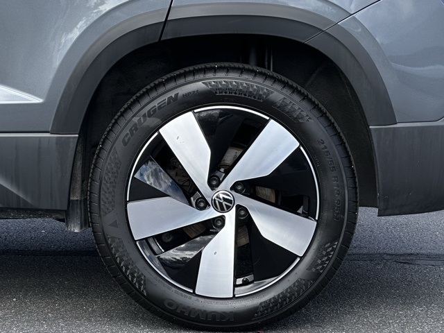 2024 Volkswagen Taos S photo 2