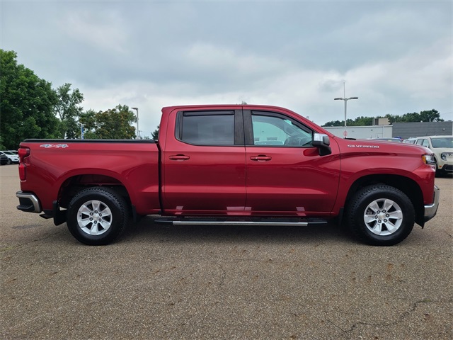 2021 Chevrolet Silverado 1500 LT photo 3
