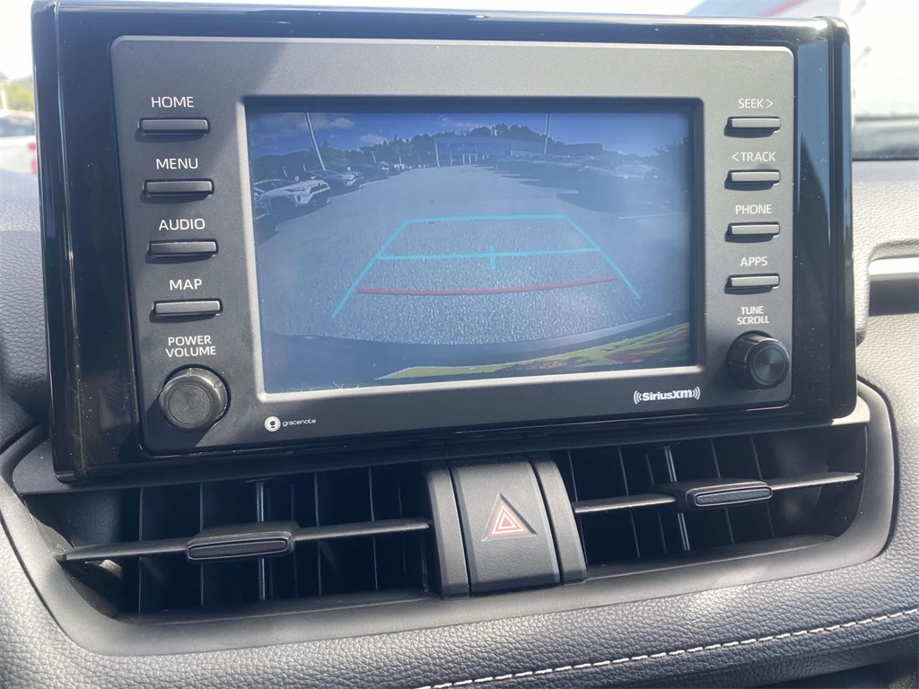 2022 Toyota RAV4 XLE photo 18