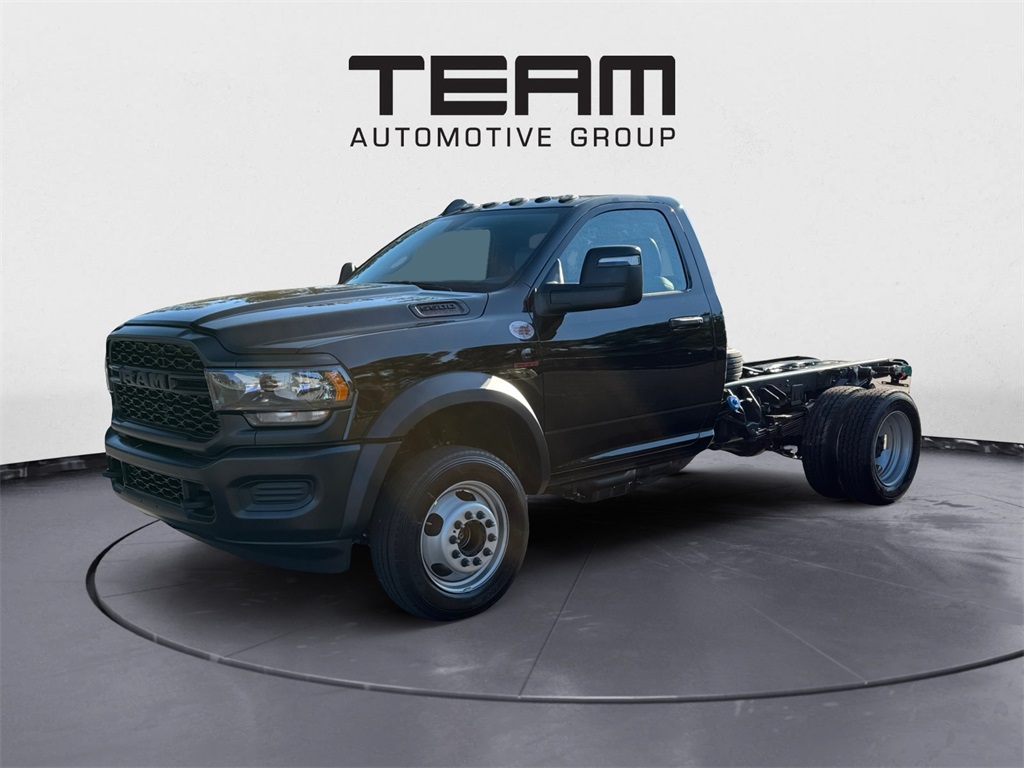2024 Ram 5500 Tradesman photo 3