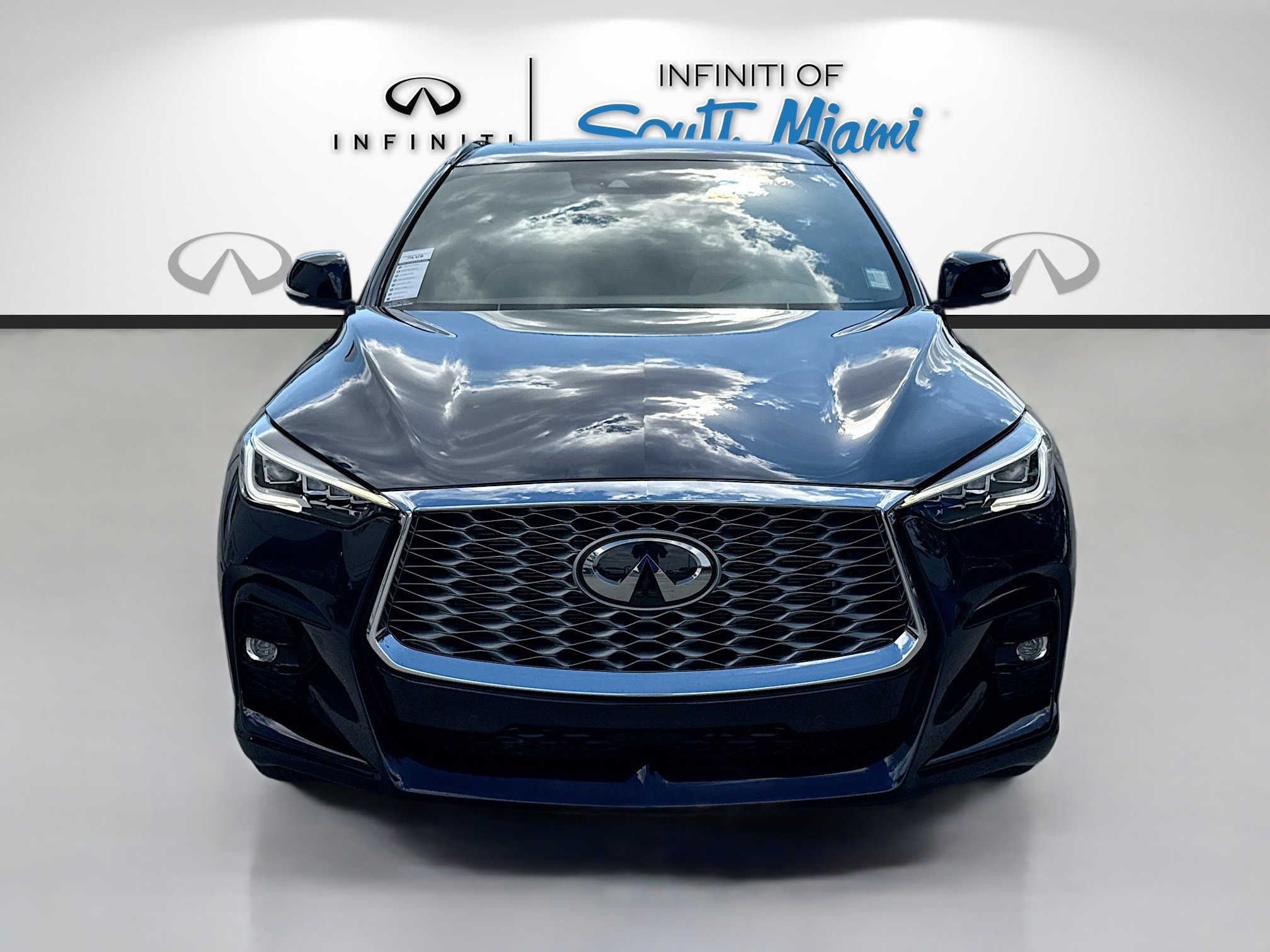 2023 Infiniti QX55 Essential photo 2