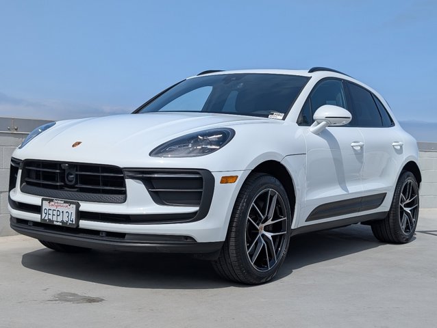 2023 Porsche Macan Base