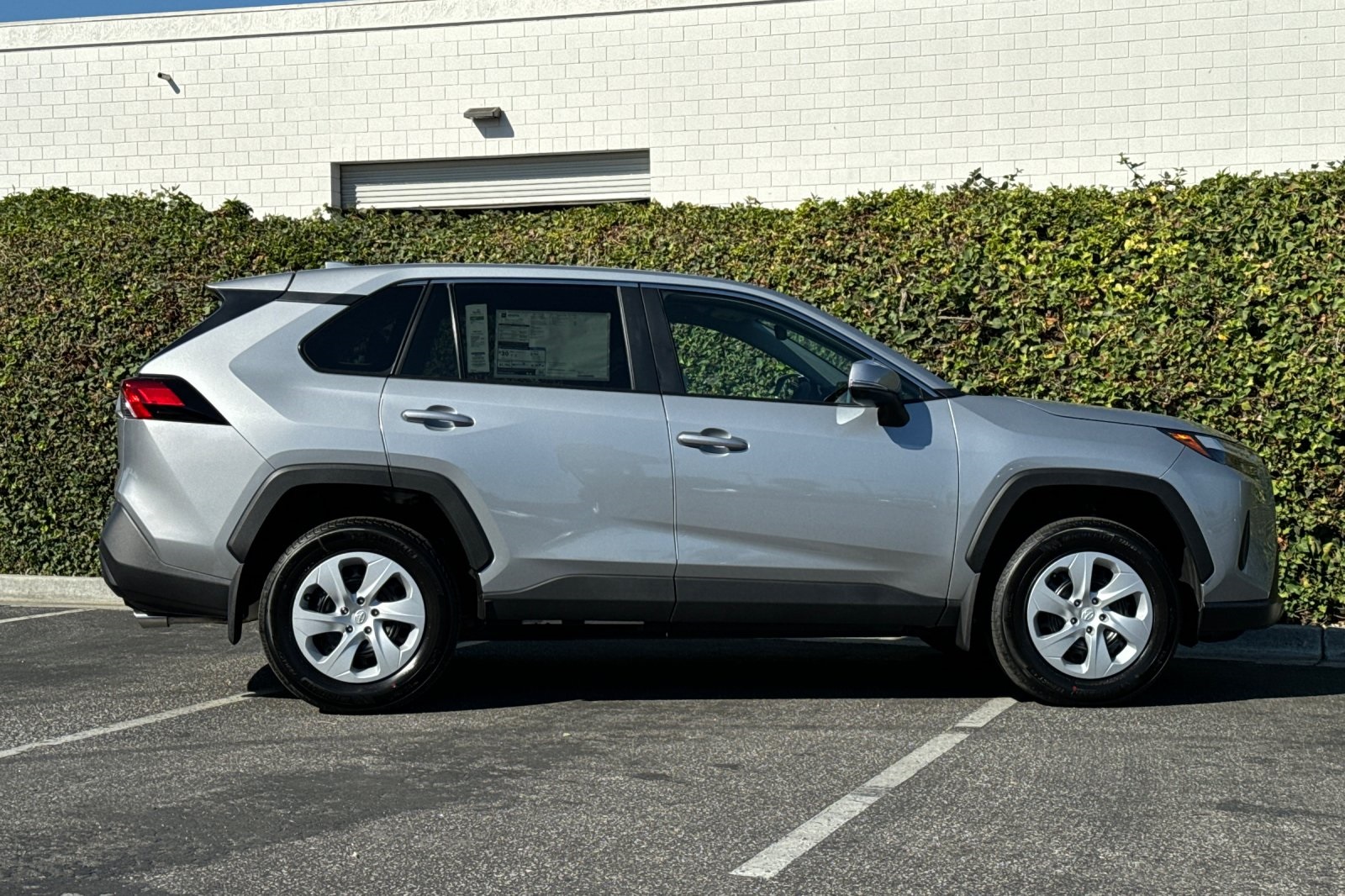 2025 Toyota RAV4 LE photo 3