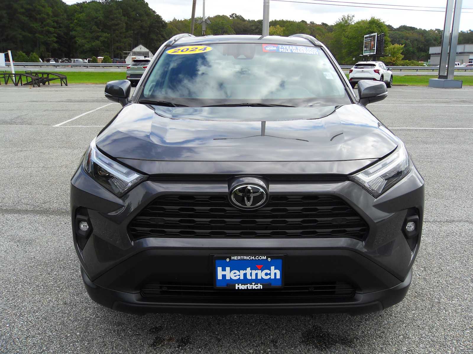 2024 Toyota RAV4 XLE Premium photo 8