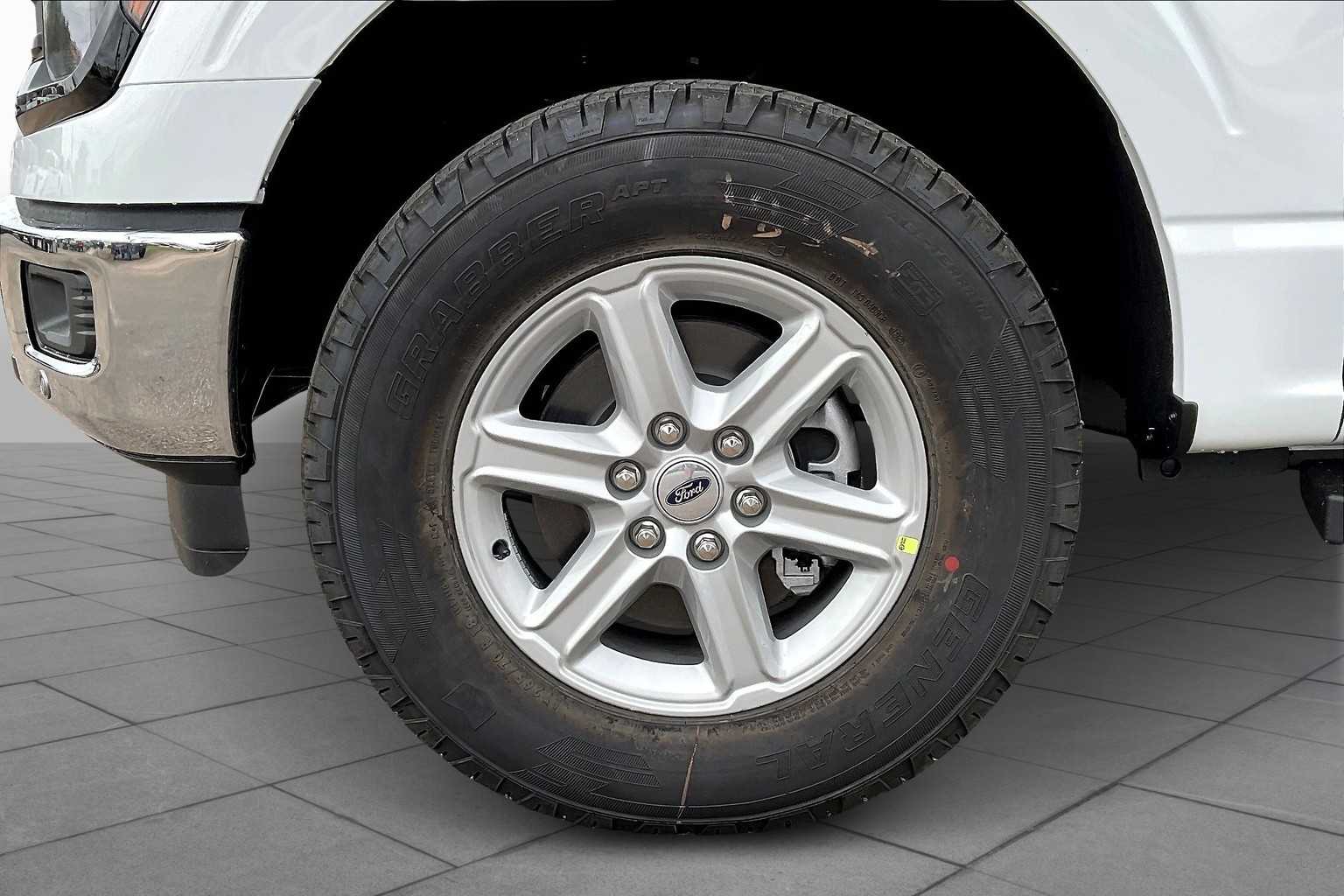 2025 Ford F-150 XLT photo 11
