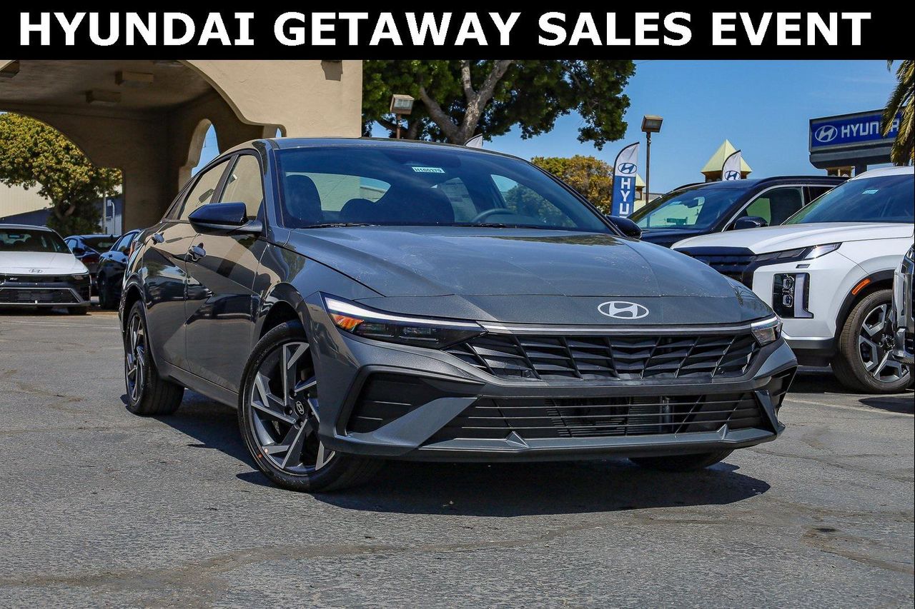 2025 Hyundai Elantra Blue's photo