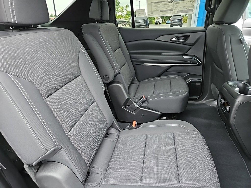 2025 Chevrolet Traverse photo 23