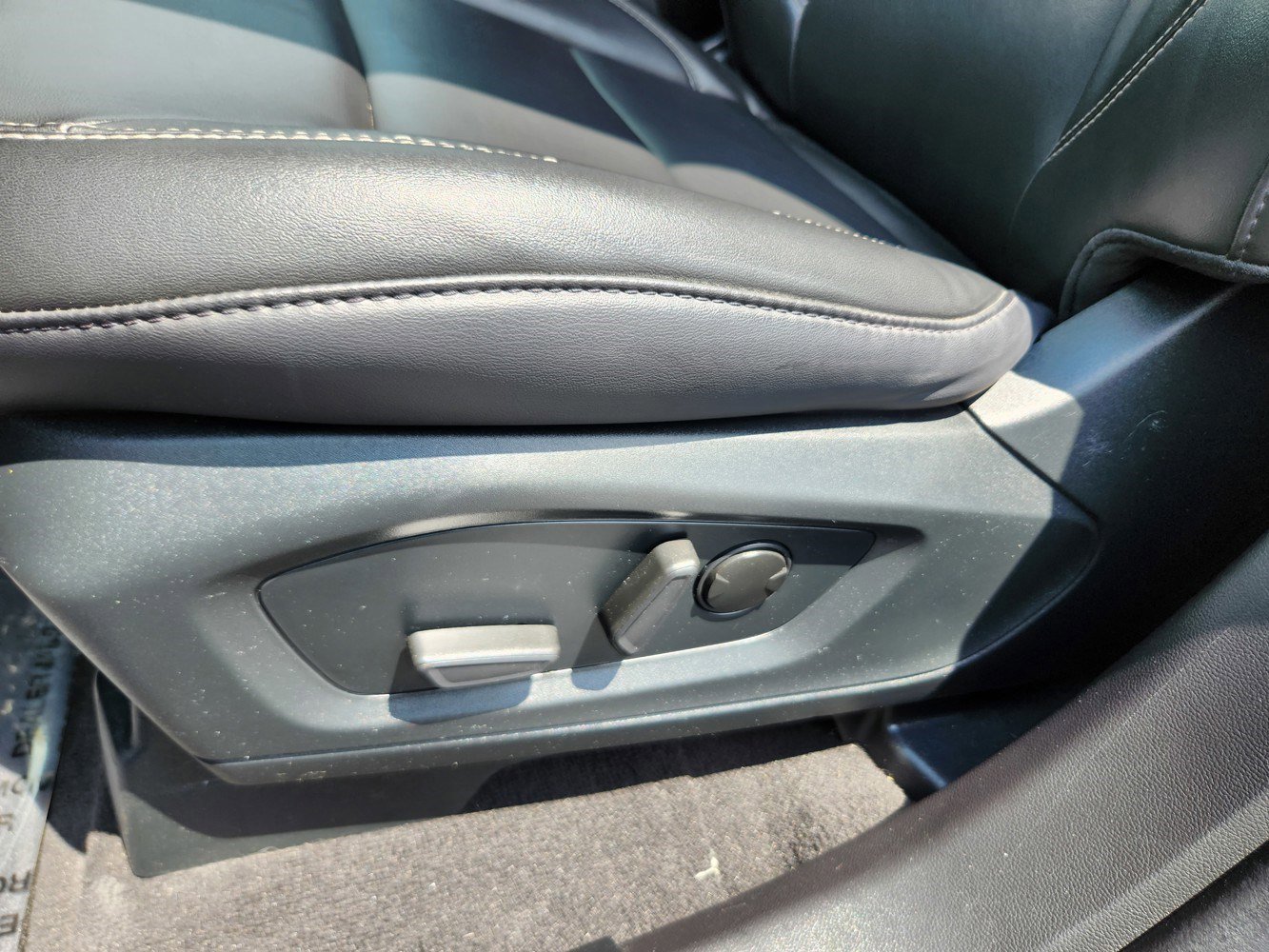 2024 Ford Explorer XLT photo 22