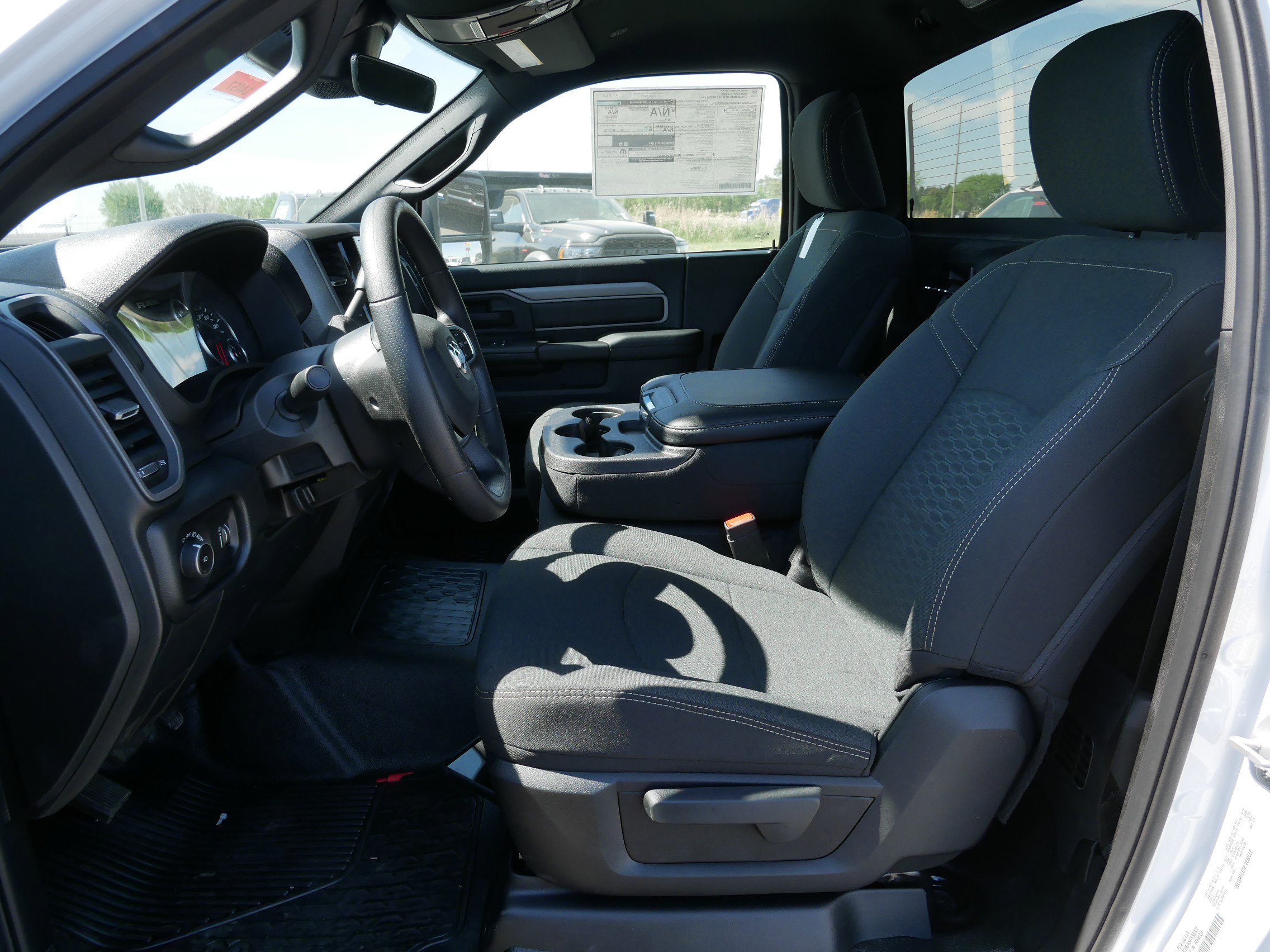 2025 Ram 3500 Tradesman photo 4