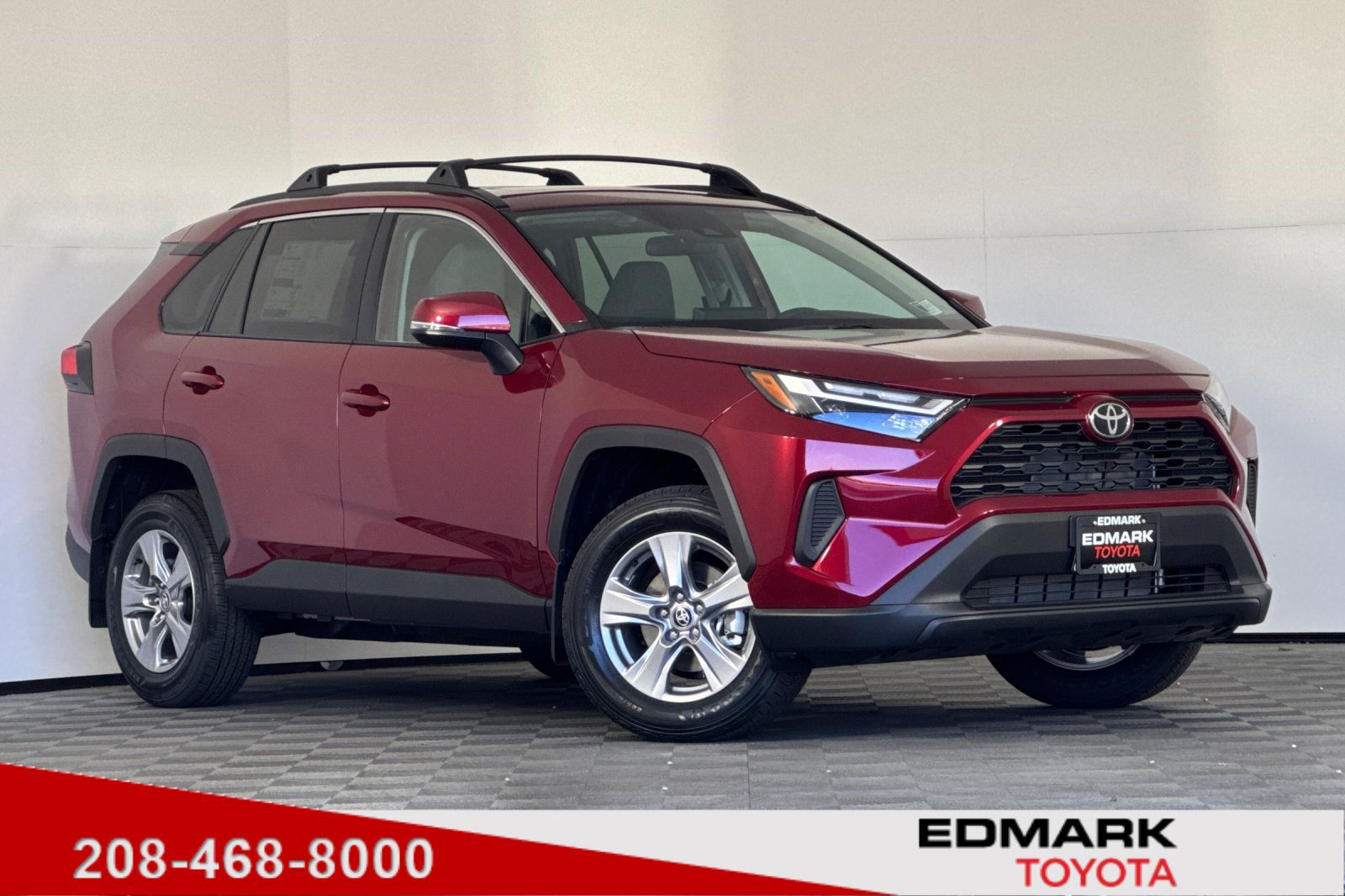 2025 Toyota RAV4 XLE's photo