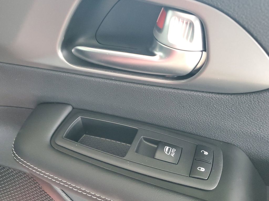 2026 Chrysler Voyager LX photo 40