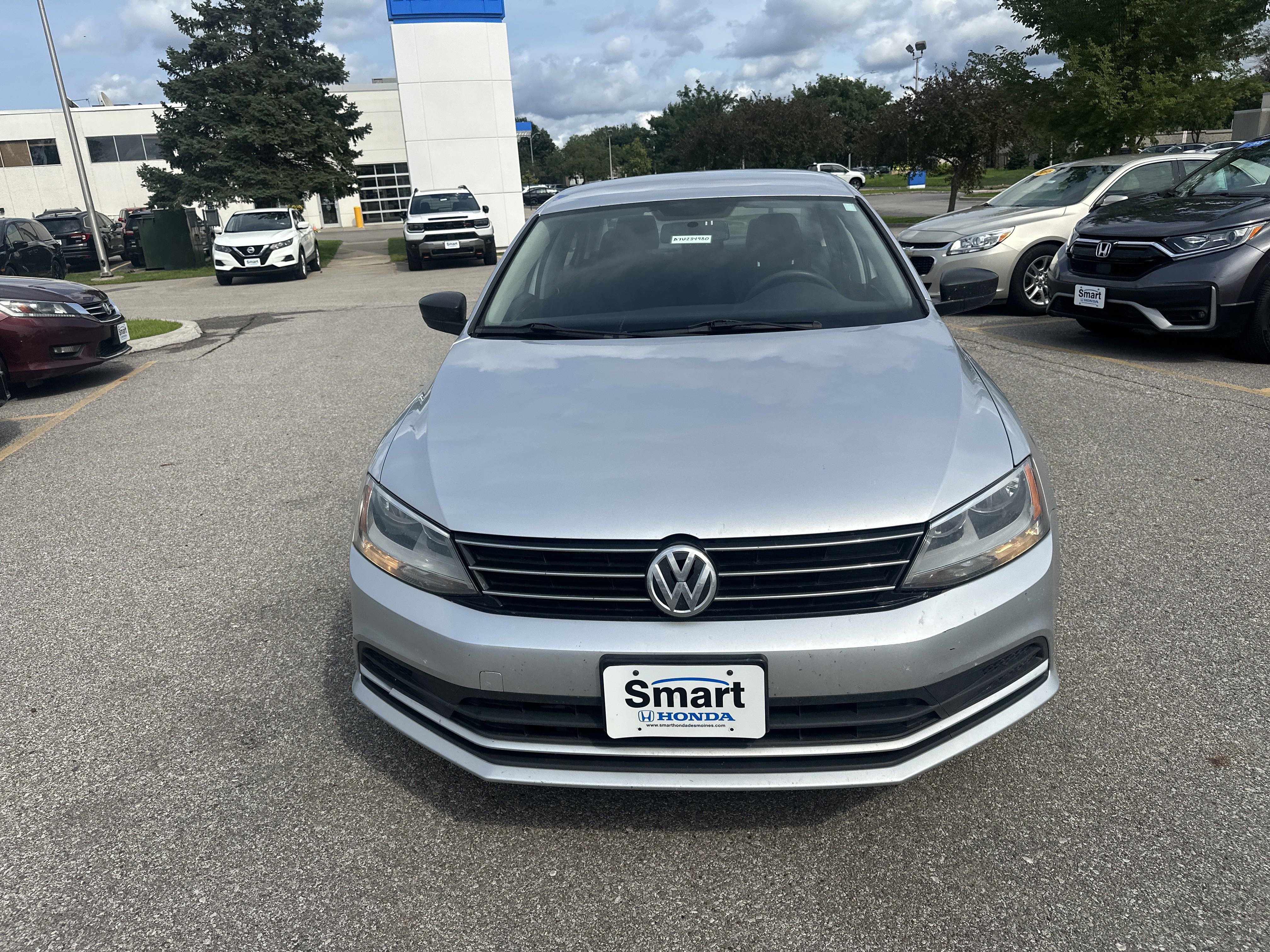 Used 2016 Volkswagen Jetta SE with VIN 3VWD67AJ5GM234980 for sale in Des Moines, IA