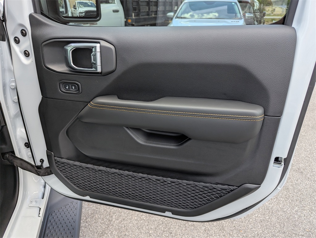 2025 Jeep Gladiator Sport photo 32