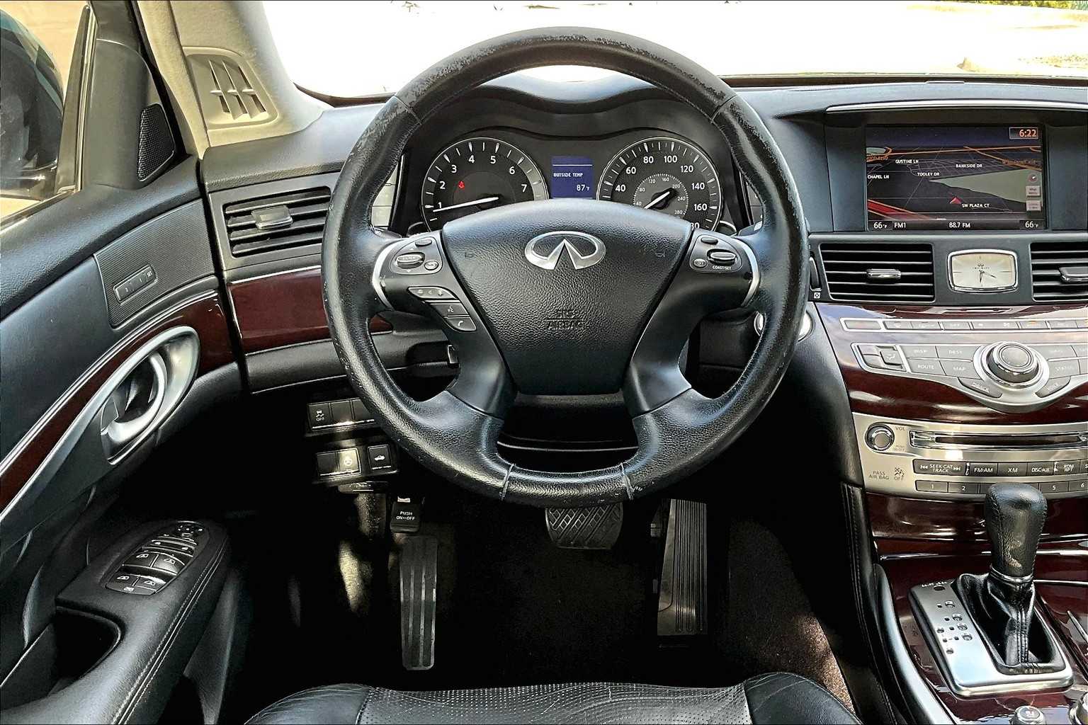 2011 Infiniti M37 photo 4