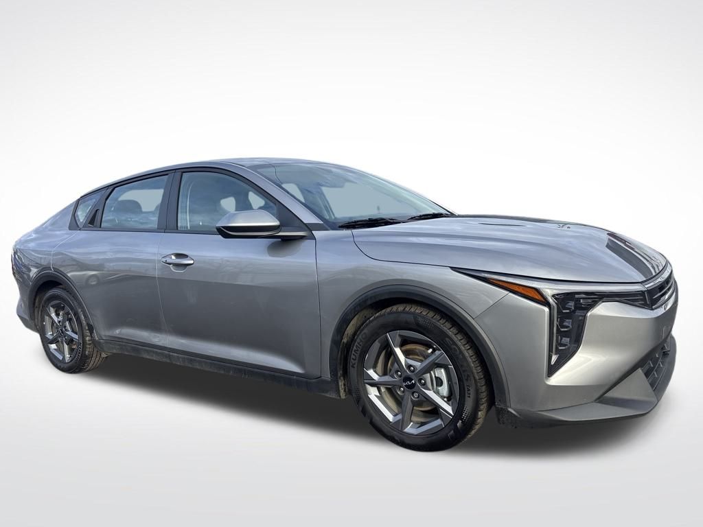 2025 Kia K4 LXS's photo