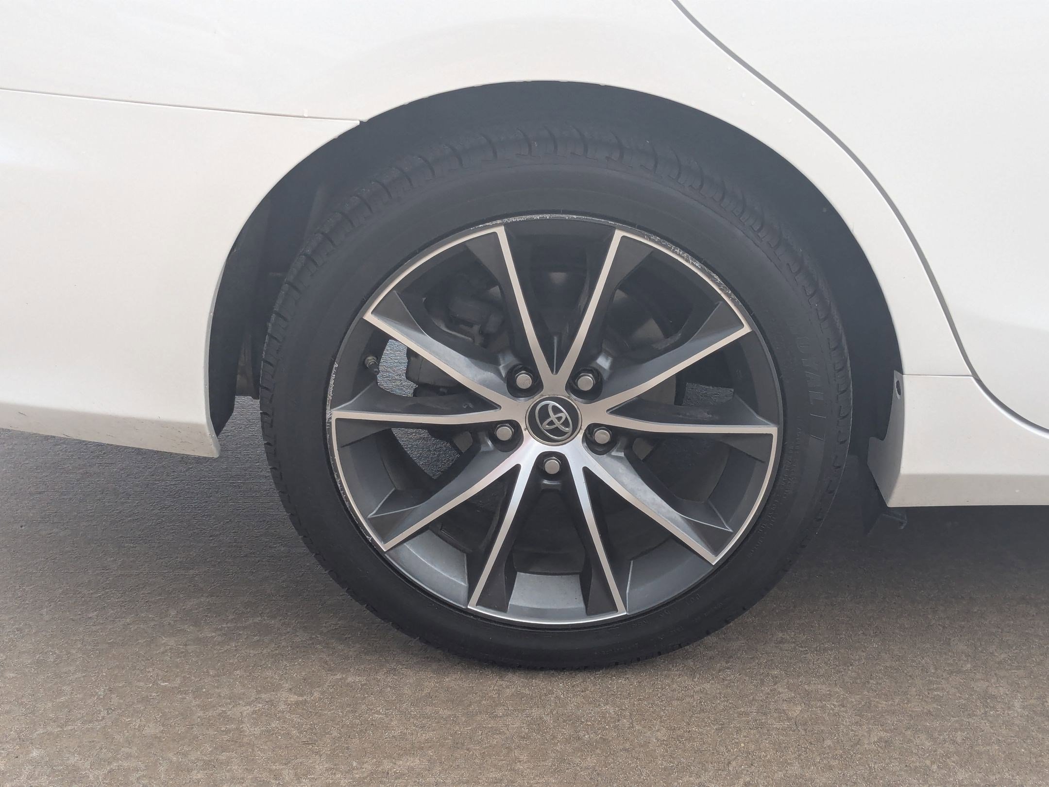 2015 Toyota Camry XSE photo 8