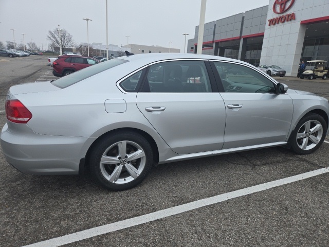 2014 Volkswagen Passat SE photo 4