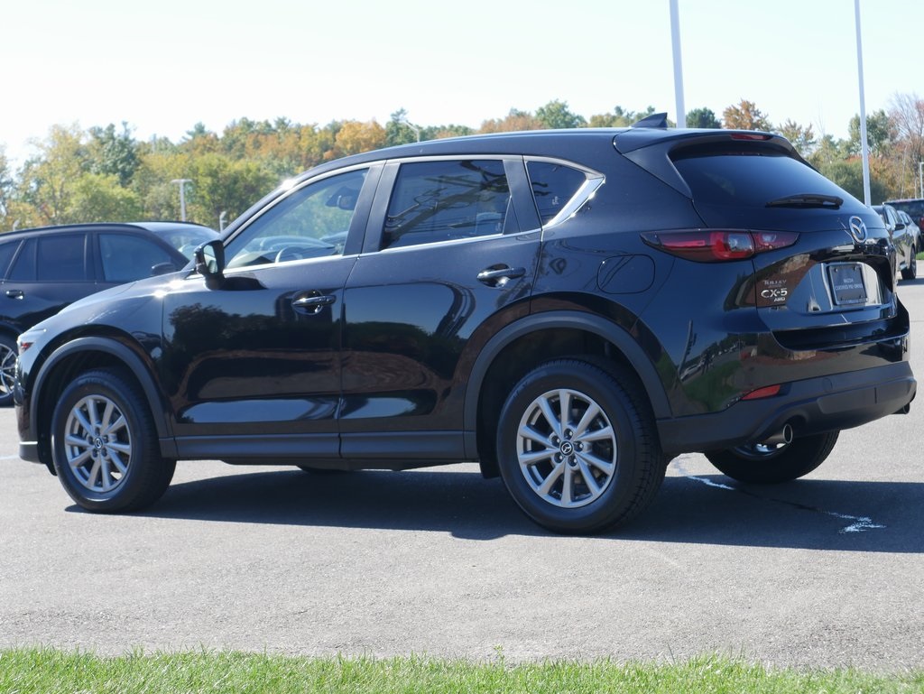 2023 Mazda CX-5 2.5 S Preferred photo 3