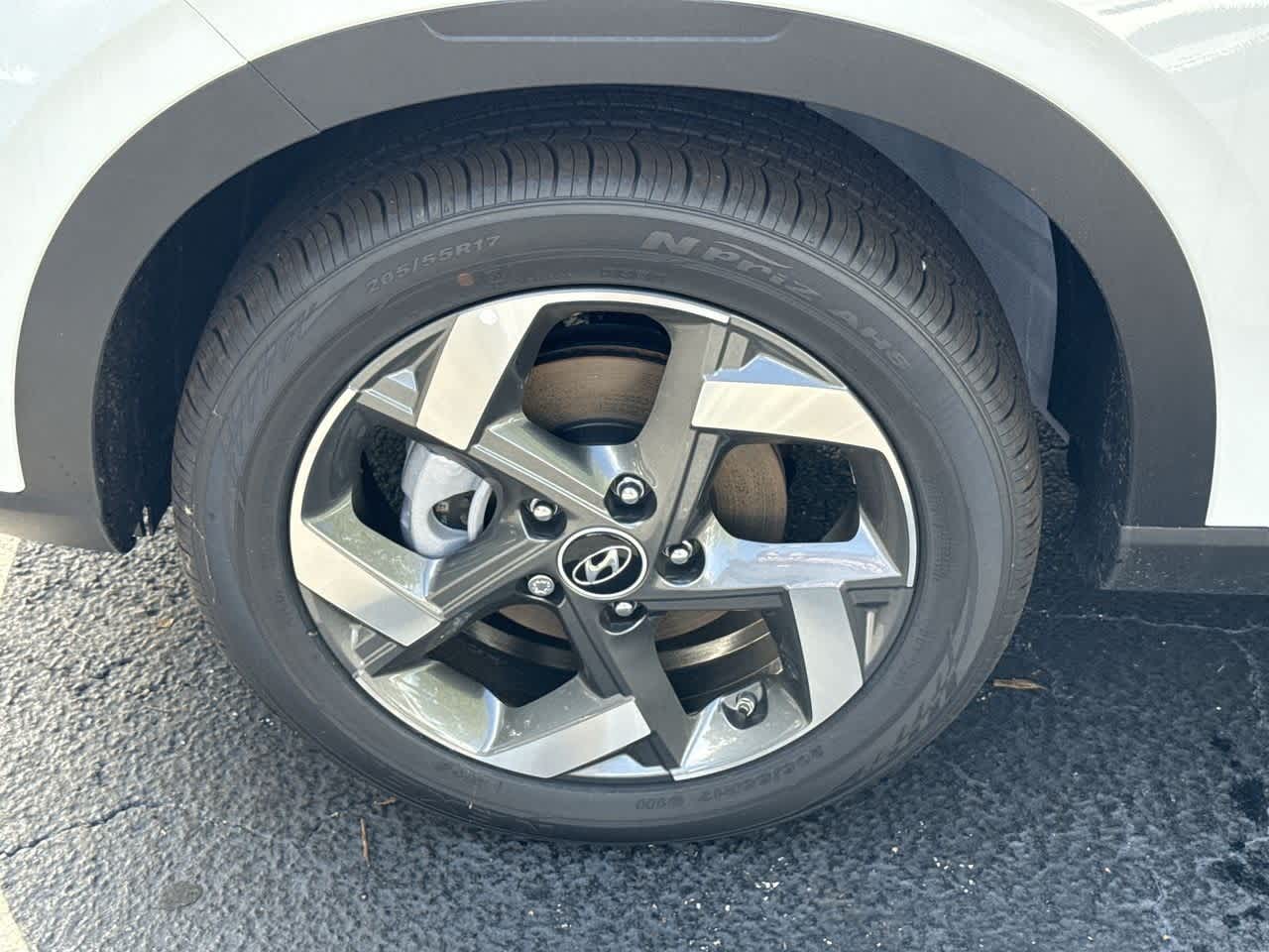 2025 Hyundai Venue SEL photo 11