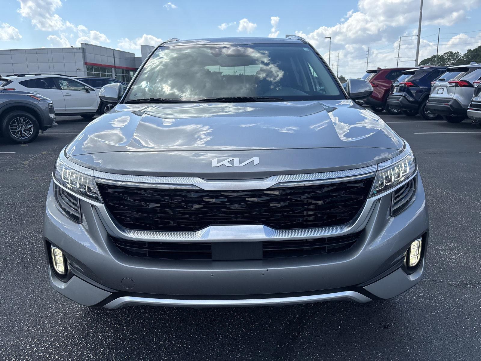 2023 Kia Seltos SX photo 2