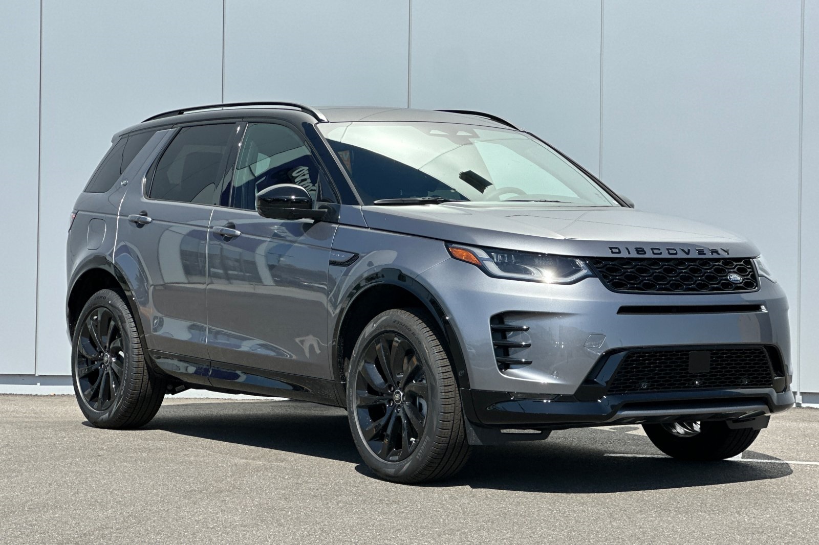 2025 Land Rover Discovery Sport SE photo 7