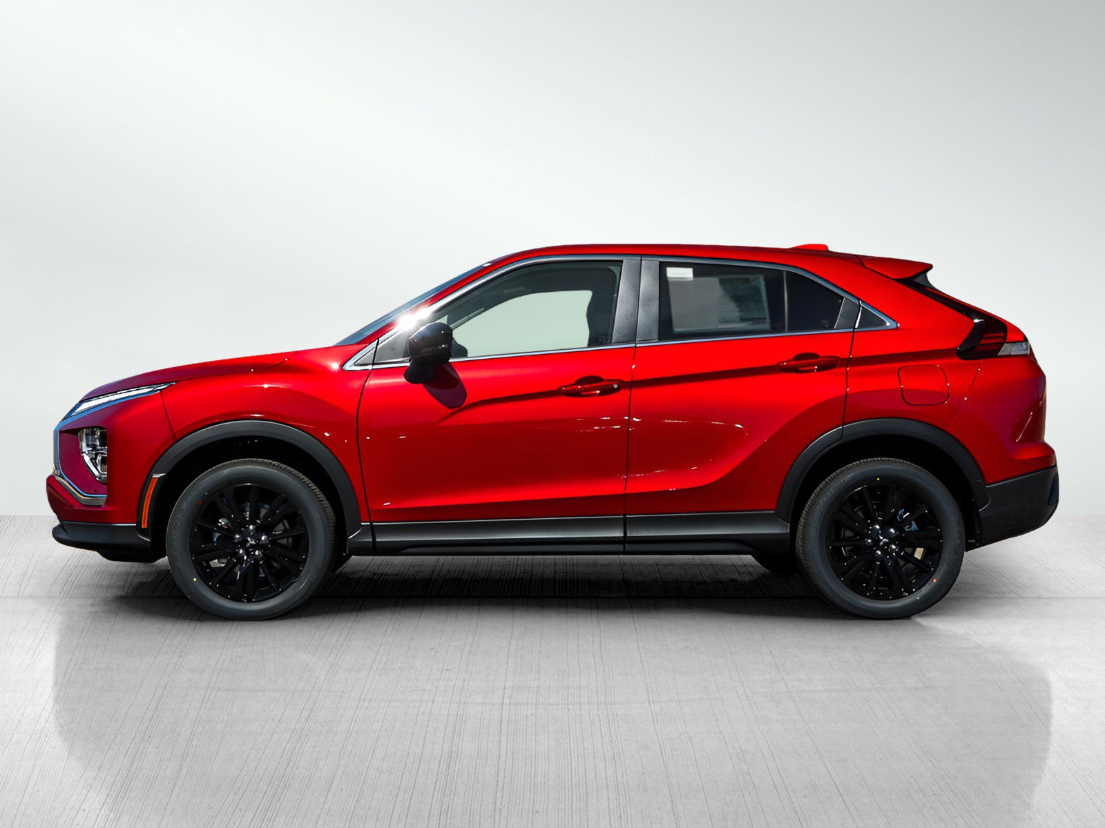 2025 Mitsubishi Eclipse Cross LE photo 2
