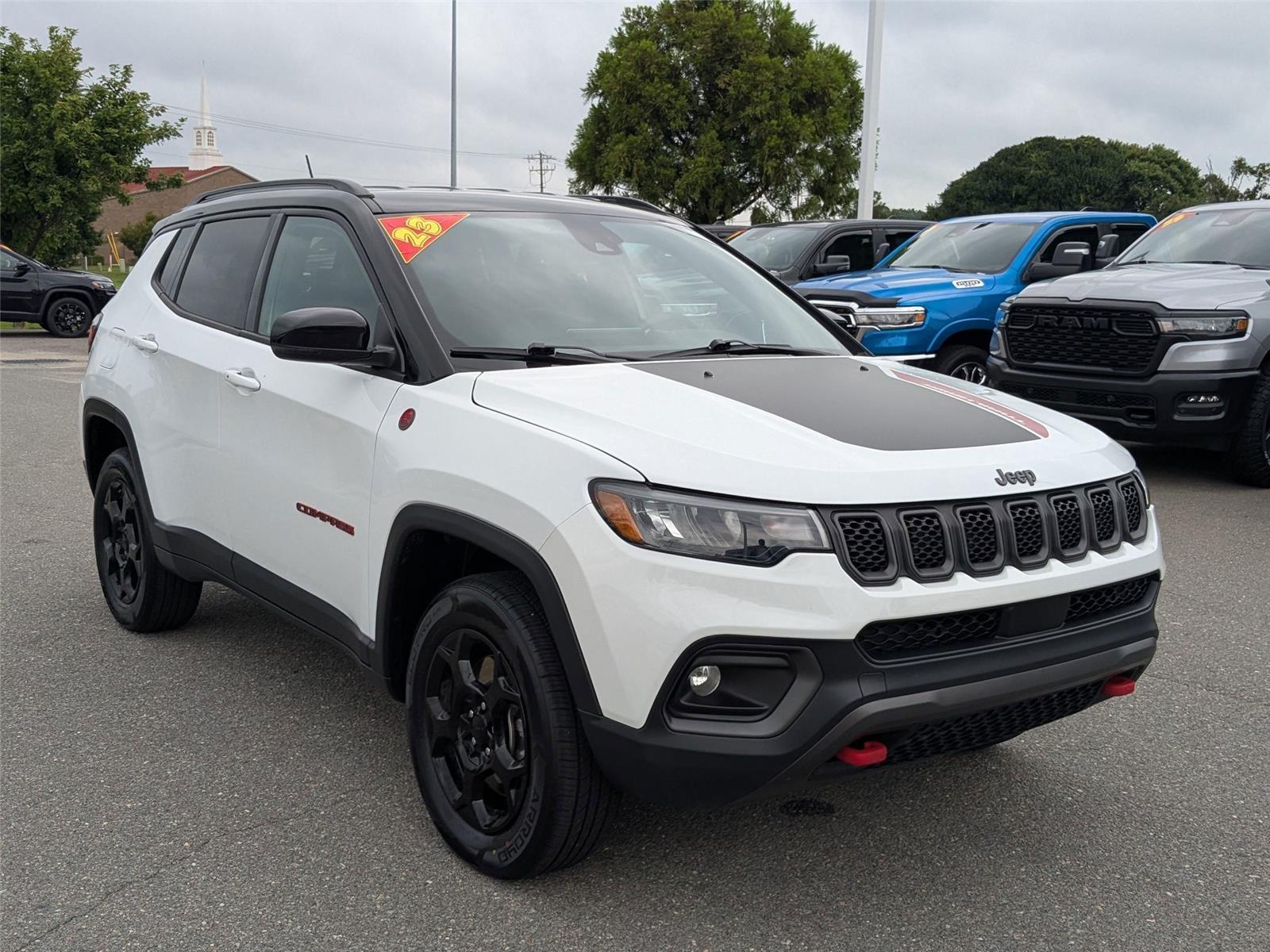 2023 Jeep Compass Trailhawk photo 3