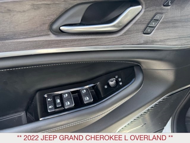 2022 Jeep Grand Cherokee Overland photo 9