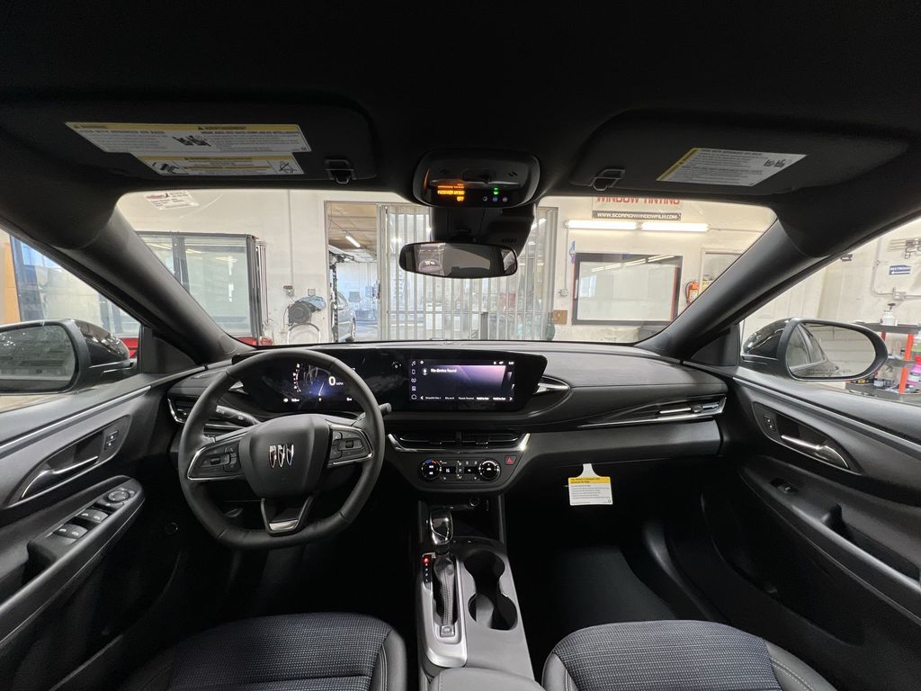 2025 Buick Envista Preferred photo 18