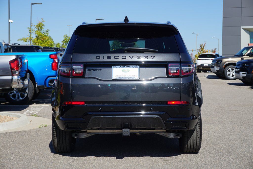 2025 Land Rover Discovery Sport SE photo 5