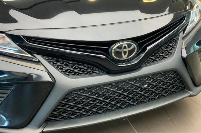 2020 Toyota Camry SE photo 26