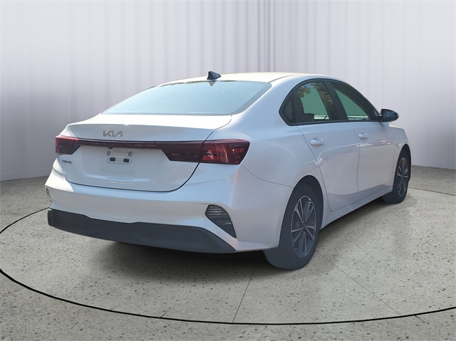 2023 Kia Forte LXS photo 3